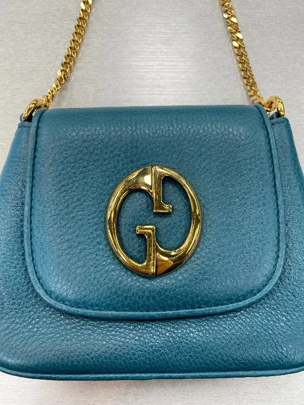 Women Gucci tote bags in GG Supreme canvas for a branded feelCrossbody Luxury Designer By Gucci  Size: Small