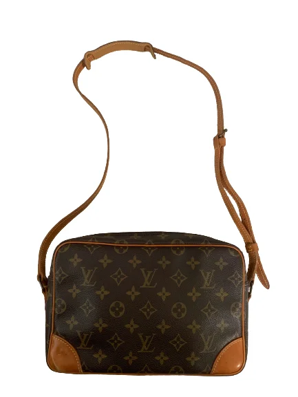 Ladies Louis Vuitton shoulder bags with a wide - width strap for comfortLouis Vuitton Trocadero 27 i Monogram