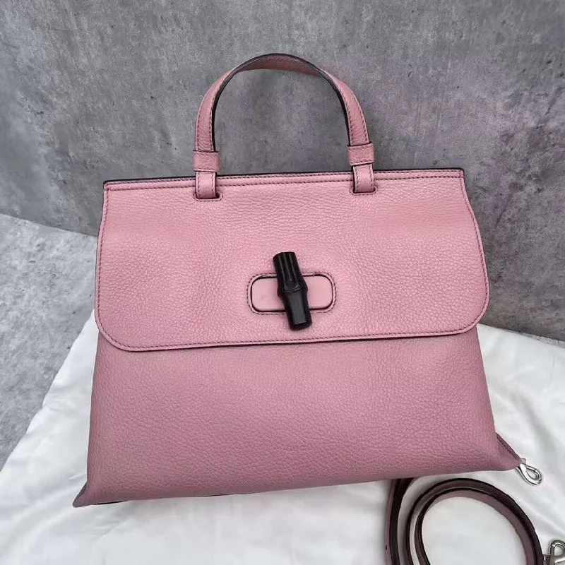 Women Gucci bags with interlocking G hardware for a classic lookGucci Bamboo Leather Shoulder Bag Pink Medium