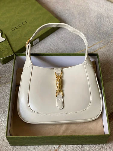 Ladies Gucci shoulder bags with a magnetic - closure flapGucci Bags