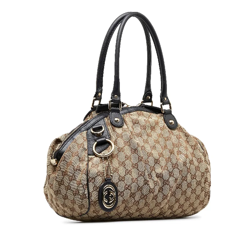 Gucci handbags for women with a patent - leather finishGucci GG Canvas Sukey (SHG-tP1dCU)