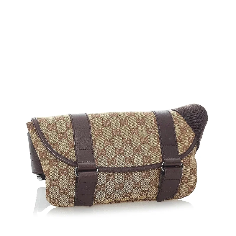 Women Gucci bags with a snap - button closure and a decorative charmGucci GG Canvas Belt Bag (30976)