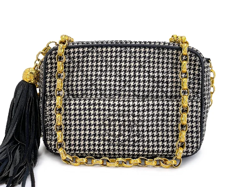 Chanel Medium Tote Bag for Office LadiesChanel 1991 Vintage Mini Houndstooth Camera Bag 24k GHW Black White O9N