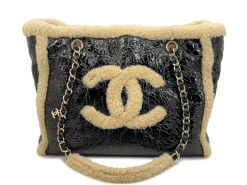 Chanel Chain Strap Handbag for Everyday UseChanel 2019 Black Shearling Shopper Tote Bag Distressed 2QI