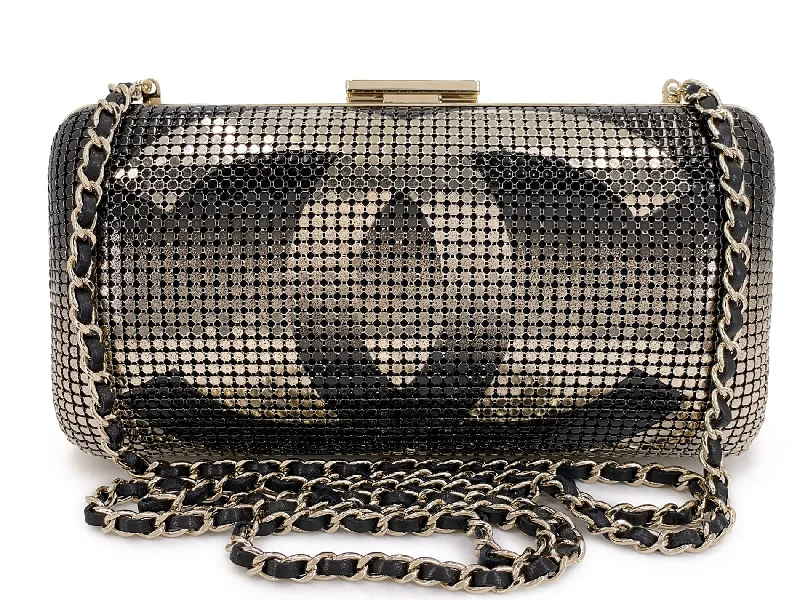 Chanel Vintage Inspired Handbag for Retro LoversChanel Mesh Ombre Hollywood Evening Clutch on Chain Bag 9T3