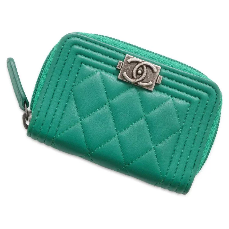 Chanel Classic Flap Bag for Evening PartyCHANEL Boy Chanel Zip AroundCoin purse Green A80602 Lambskin