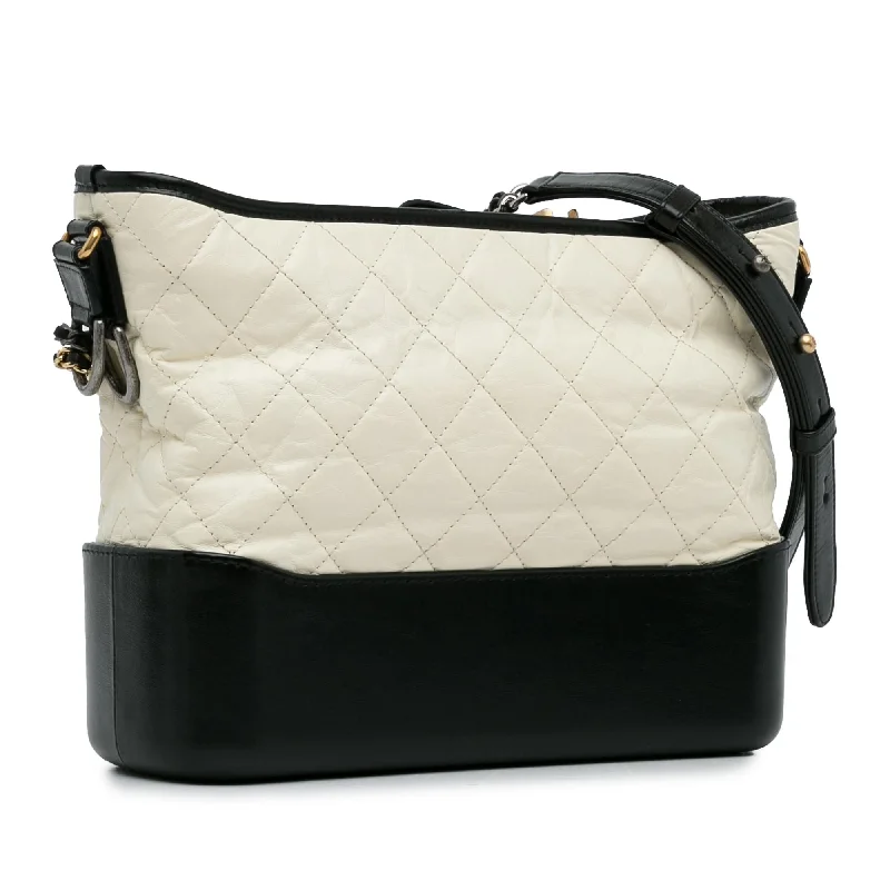 Chanel Lightweight Handbag for Daily ErrandsChanel Medium Lambskin Gabrielle Crossbody (KtUNWl)