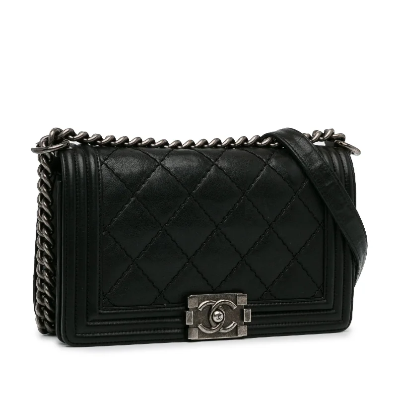 Chanel Quilted Leather Shoulder Bag for FashionistasChanel Medium Lambskin Stitch It Boy Flap (QrNhc7)