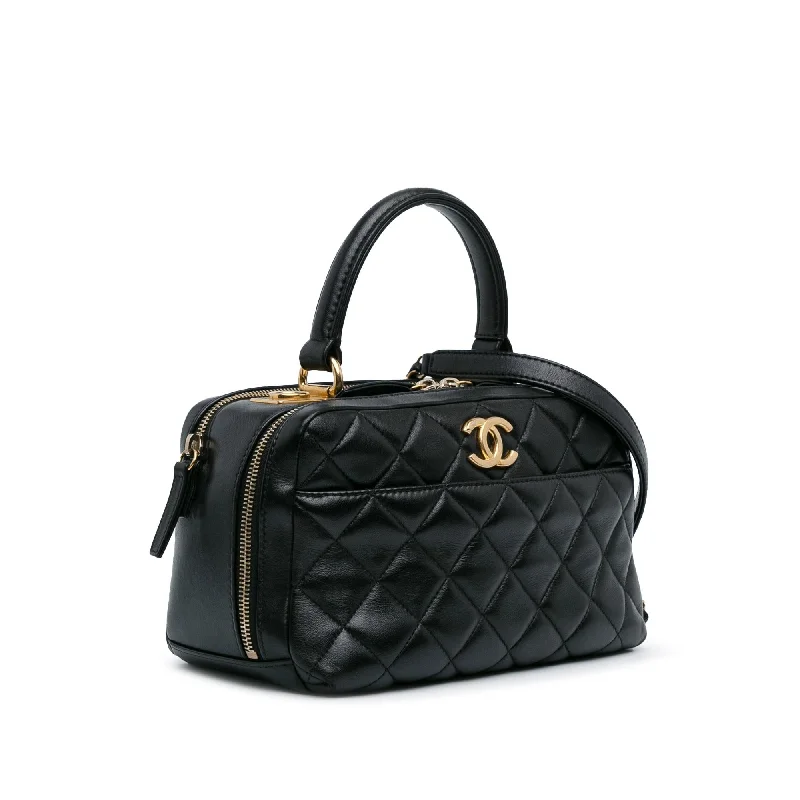 Chanel Vintage Inspired Handbag for Retro LoversChanel Medium Lambskin Trendy CC Bowling Bag (JDAaY3)