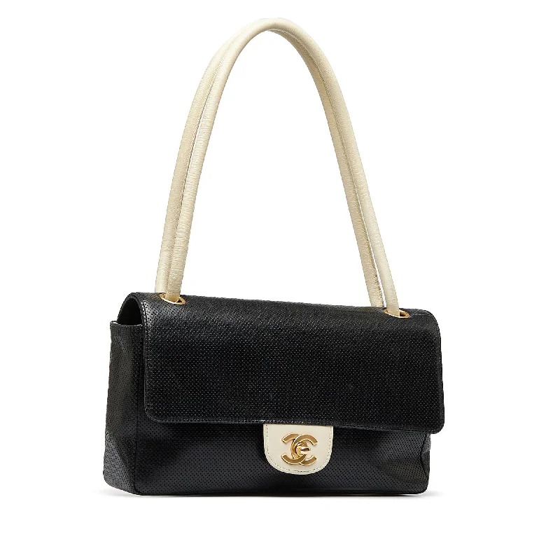 Chanel Black Handbag for Business MeetingsChanel Medium Peforated Lambskin Single Flap (Cy4DJQ)