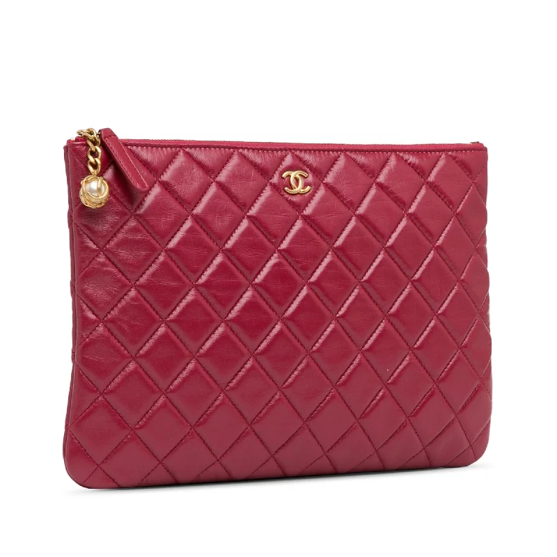 Chanel Lightweight Handbag for Daily ErrandsChanel Medium Quilted Lambskin O Case Clutch (wDy0Mj)