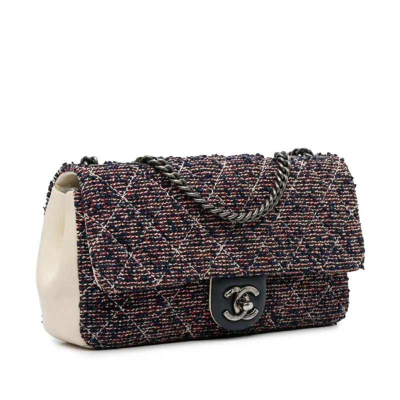 Chanel Lightweight Handbag for Daily ErrandsChanel Medium Tweed Single Flap (2oV8gp)