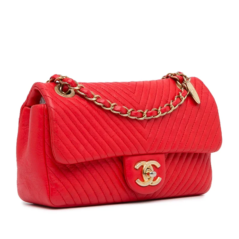 Chanel All - Match Handbag for Versatile StylingChanel Medium Wrinkled Calfskin Quilted Chevron Medallion Charm Surpique Flap (U42TJR)