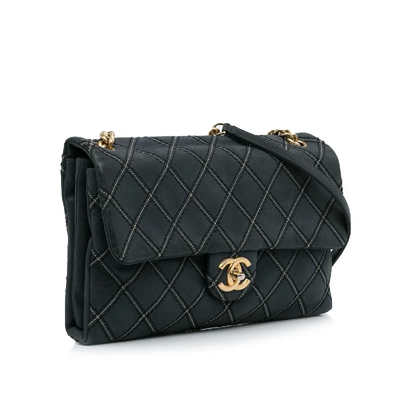 Chanel Handbag with Adjustable Strap for ComfortChanel Metallic Stitch Flap (wBAD6E)