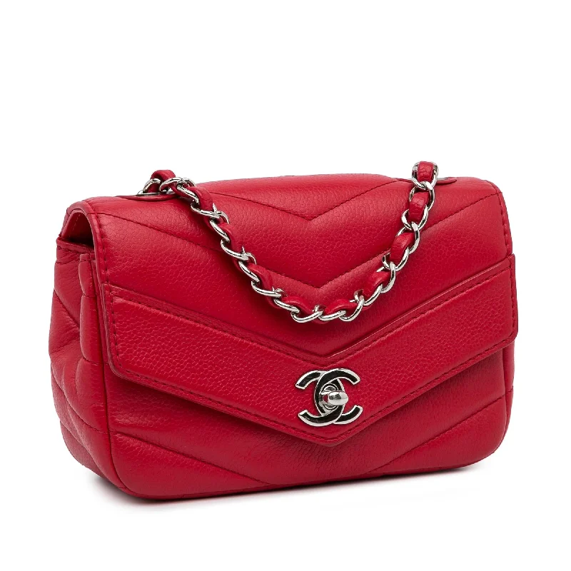 Chanel Handbag with Adjustable Strap for ComfortChanel Mini Caviar Chevron Data Center Envelope Flap Bag (xIRjR6)