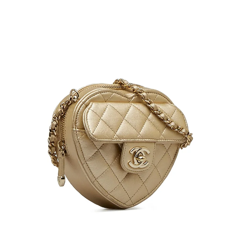 Chanel Colorful Handbag for Spring OutfitsChanel Mini CC in Love Heart Crossbody (Qohyoi)