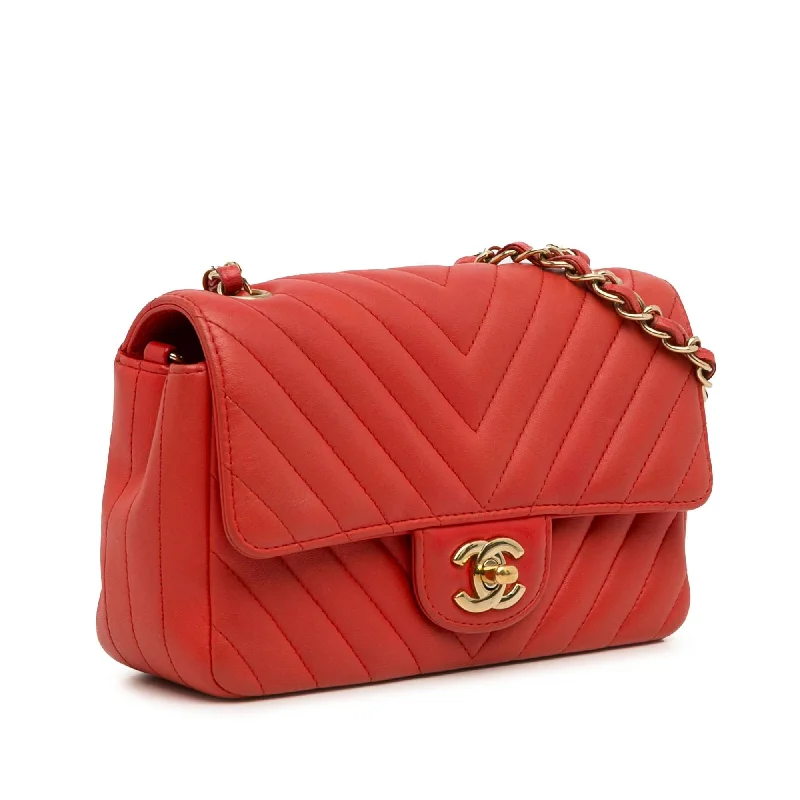 Chanel Chain Strap Handbag for Everyday UseChanel Mini Chevron Quilted Lambskin Rectangular Flap Bag (rXZBco)