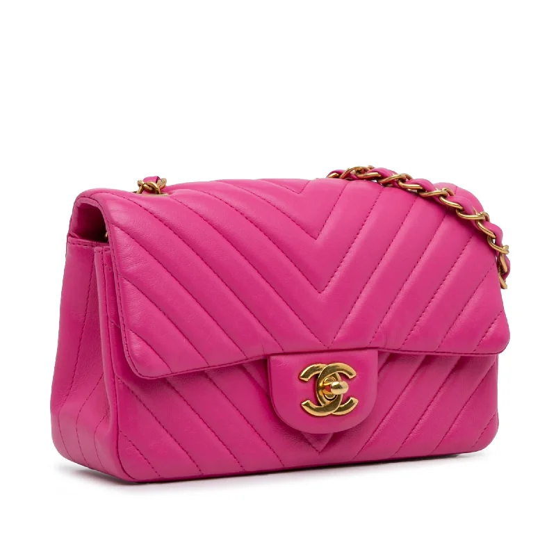 Chanel Quilted Leather Shoulder Bag for FashionistasChanel Mini Chevron Quilted Lambskin Rectangular Flap (nY0kHq)