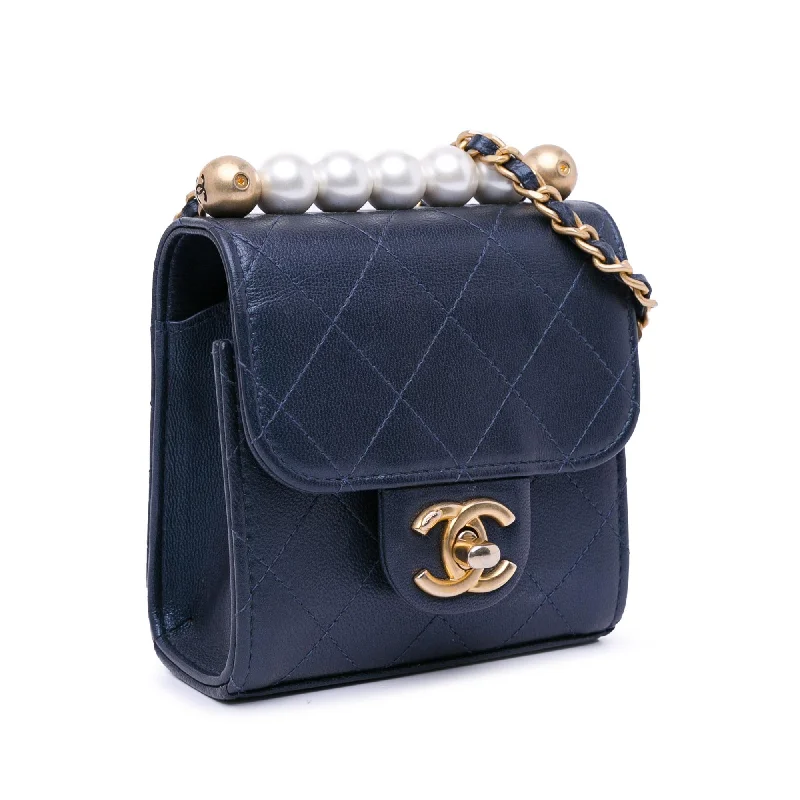 Chanel Vintage Inspired Handbag for Retro LoversChanel Mini Chic Pearls Crossbody (rcMm8Z)