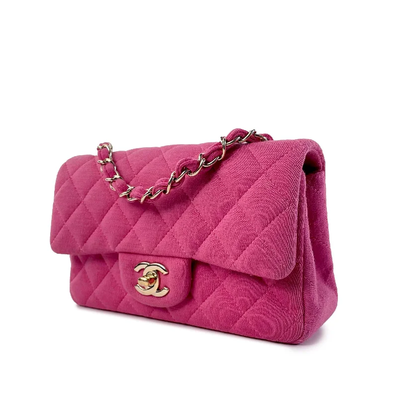 Chanel Vintage Inspired Handbag for Retro LoversChanel Mini Classic Jersey Single Flap (huVmeQ)