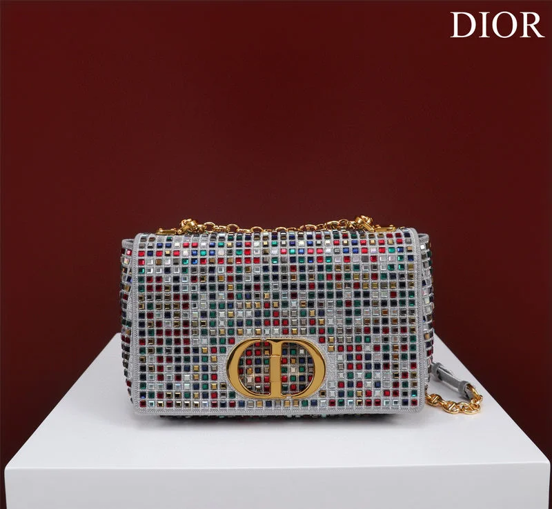 Fashion - forward Christian Dior tote bags for the modern womanChristian Dior  Bags - 3225