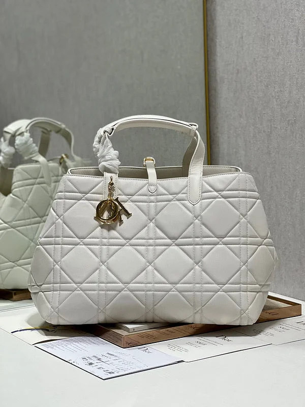 Christian Dior handbags with a detachable mirror for on - the - go touch - upsDior Bag