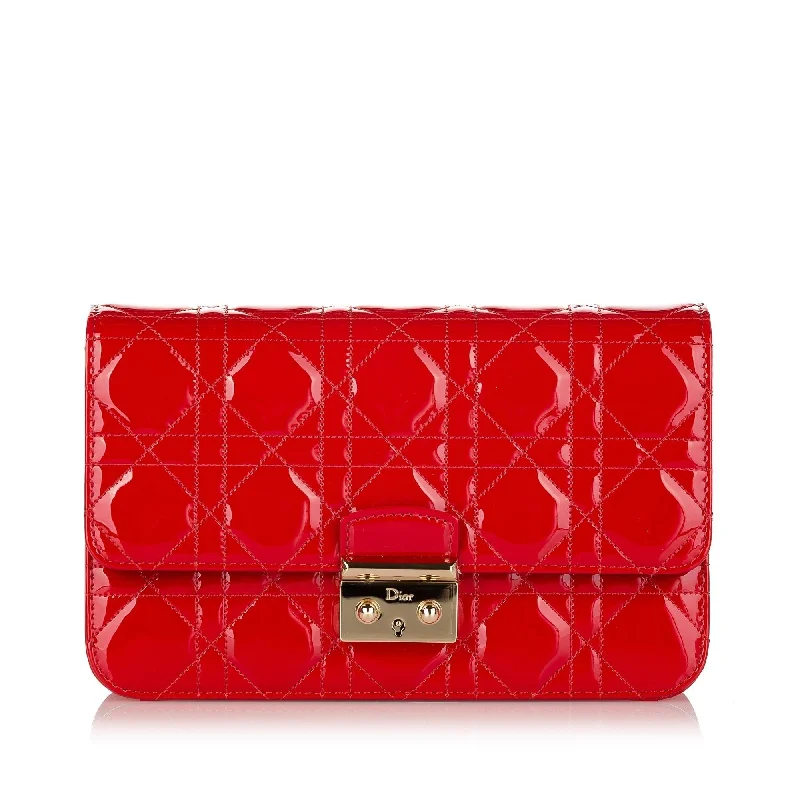 Christian Dior bags with a quilted pattern and gold - toned hardwareDior Cannage Miss Dior Promenade Chain Leather Crossbody Bag (SHG-23861)